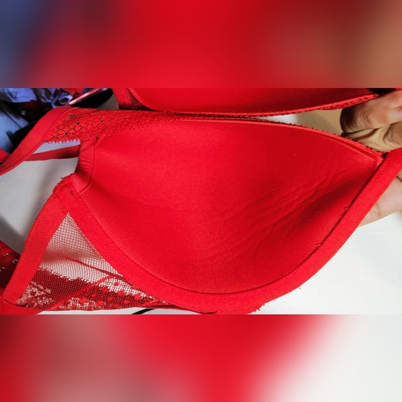 victoriabSecret Elegant Red Lace Bralette - Picture 11 of 16